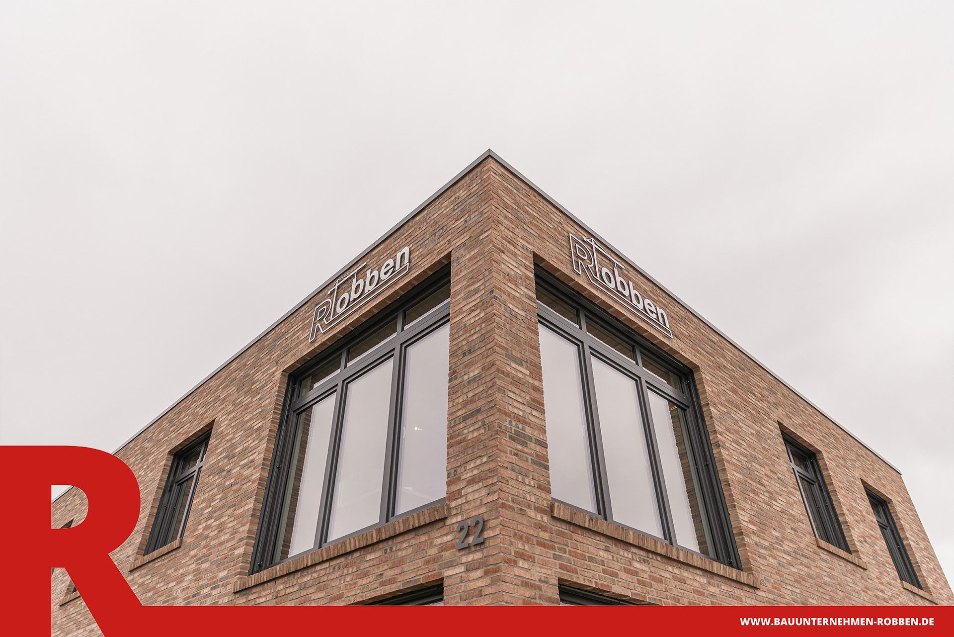 Firmensitz Bauunternehmen Robben 10 Bürogebäude mit Arbeitshalle und Lagerplatz der Bauunternehmen Robben GmbH.