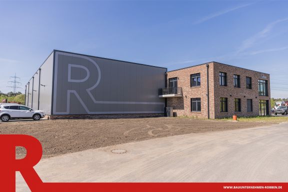 Firmensitz Bauunternehmen Robben 13 Bürogebäude mit Arbeitshalle und Lagerplatz der Bauunternehmen Robben GmbH.