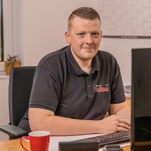 Stefan Abeln Foto des Kalkulators Stefan Abeln an seinem Arbeitsplatz.